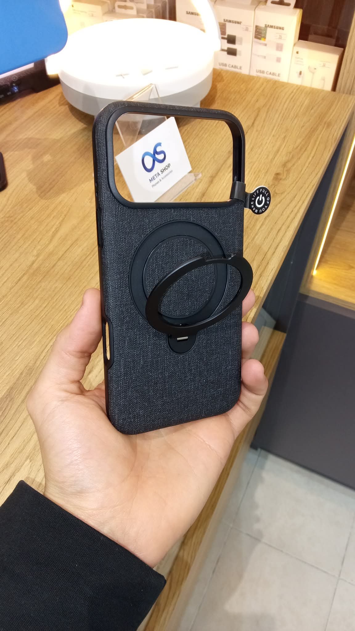 CASE TADAMALL IP 17 PM NOIR